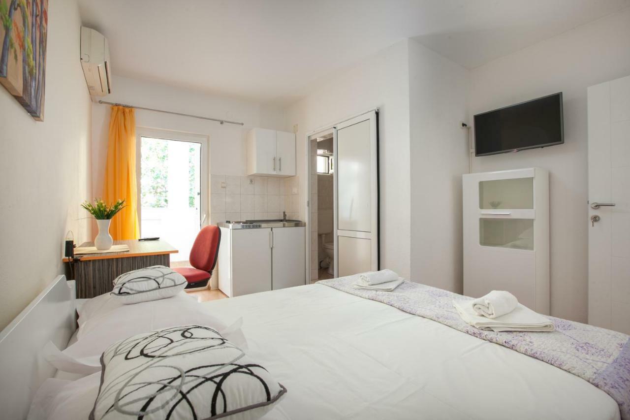 Apartments Klara Макарска Экстерьер фото