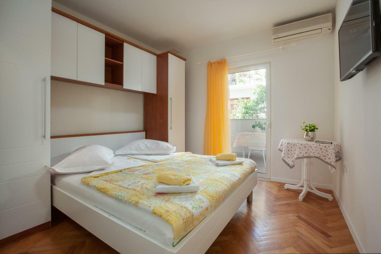 Apartments Klara Макарска Экстерьер фото